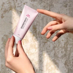 Coloration Gloss Shinefinity 06/07 Deep Walnut Wella 60ML -Soins Capillaires Boutique coloration gloss shinefinity 0607 deep walnut wella 60ml 6